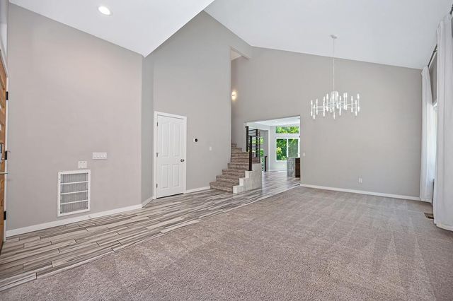 1050 Fox Run Ct, Auburn, CA 95603