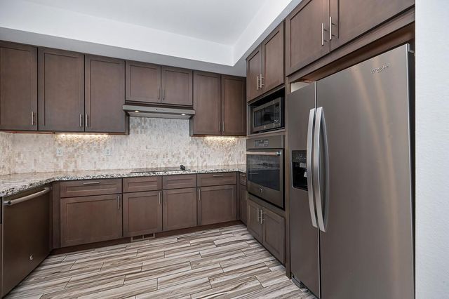 1050 Fox Run Ct, Auburn, CA 95603