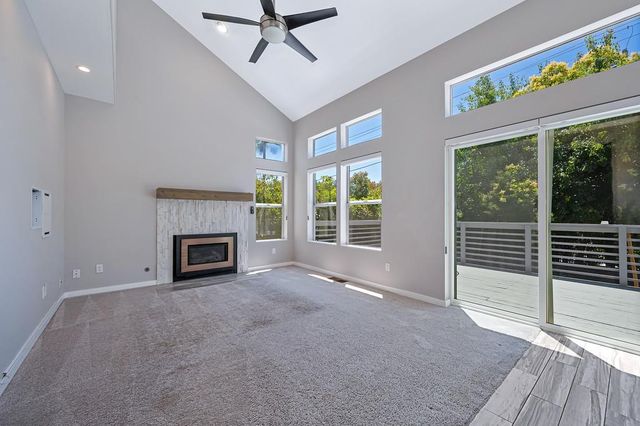 1050 Fox Run Ct, Auburn, CA 95603