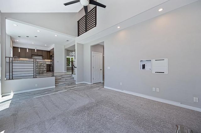 1050 Fox Run Ct, Auburn, CA 95603