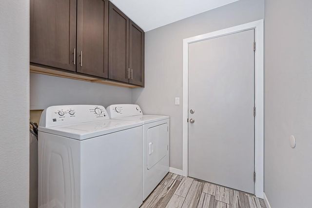 1050 Fox Run Ct, Auburn, CA 95603