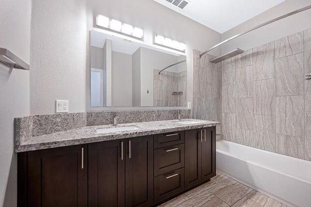 1050 Fox Run Ct, Auburn, CA 95603