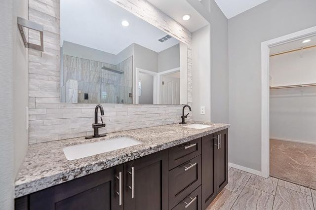 1050 Fox Run Ct, Auburn, CA 95603