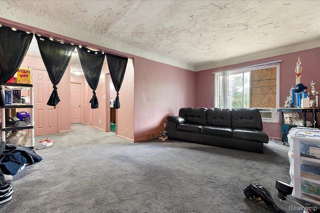 15860 Joy Road, Detroit, MI 48228