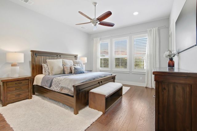 128 Tuscany WAY, Georgetown, TX 78633