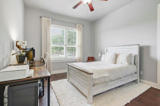 128 Tuscany WAY, Georgetown, TX 78633
