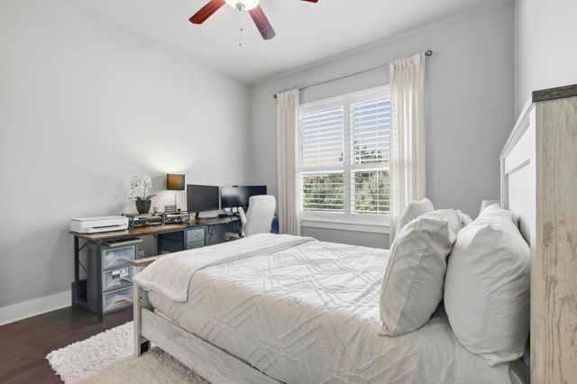 128 Tuscany WAY, Georgetown, TX 78633