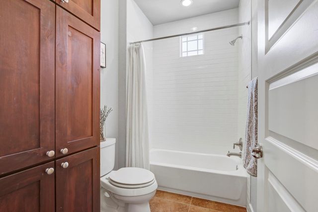 128 Tuscany WAY, Georgetown, TX 78633
