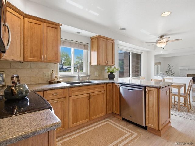 5576 W Hinsdale Pl, Littleton, CO 80128