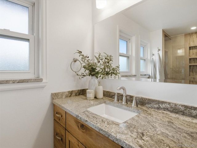 5576 W Hinsdale Pl, Littleton, CO 80128