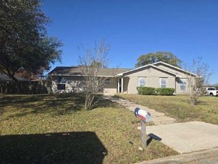 706 Scenic Drive, Baytown, TX 77521