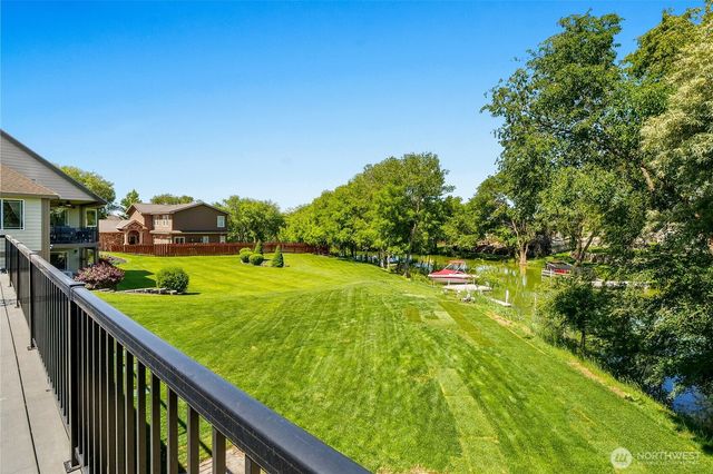 800 S Camas Pl, Moses Lake, WA 98837