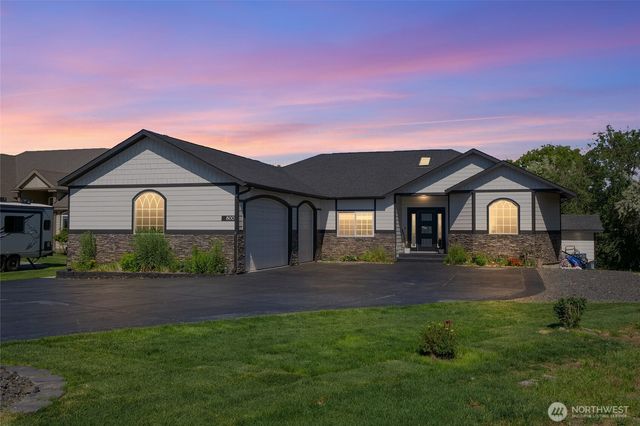 800 S Camas Pl, Moses Lake, WA 98837