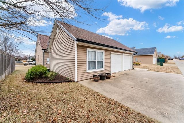6559 Bernice Avenue, Springdale, AR 72762