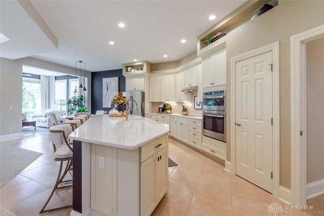 1384 Courtyard Place, Dayton, OH 45458