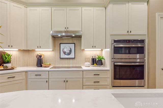 1384 Courtyard Place, Dayton, OH 45458