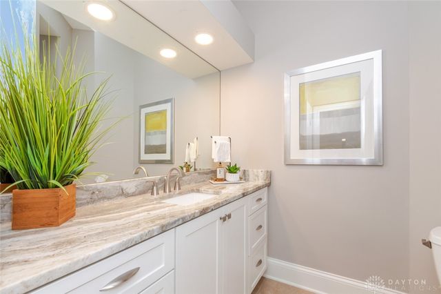 1384 Courtyard Place, Dayton, OH 45458