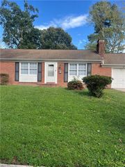 848 Catalina DR, Newport News, VA 23608