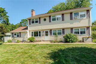 22 Bourbon Place, Warwick, RI 02888