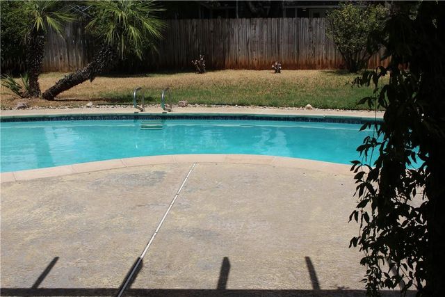 200 N Kings Canyon DR, Cedar Park, TX 78613