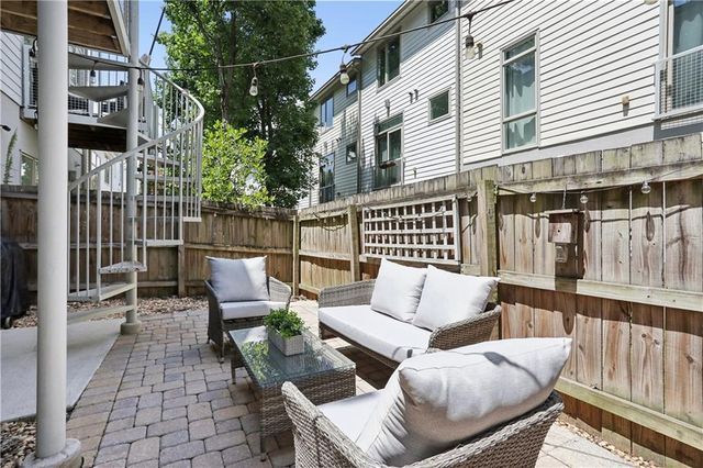 1357 Stirling Circle NW, Atlanta, GA 30318