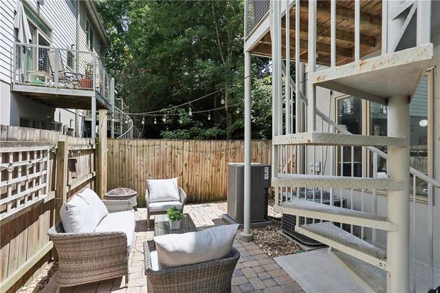 1357 Stirling Circle NW, Atlanta, GA 30318