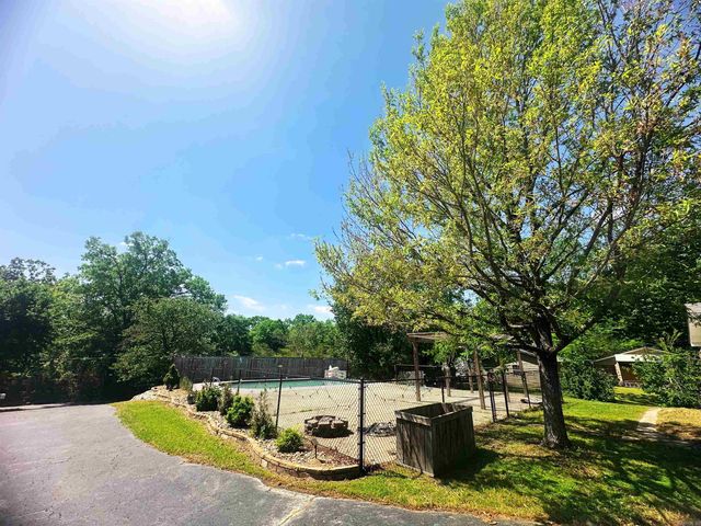 104 Rainbow Lane, Hot Springs, AR 71913