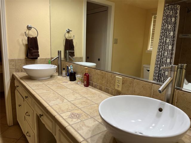 2801 Rix Street, Commerce, TX 75428