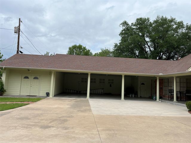 2801 Rix Street, Commerce, TX 75428