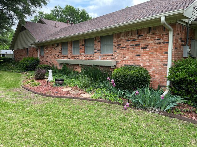 2801 Rix Street, Commerce, TX 75428