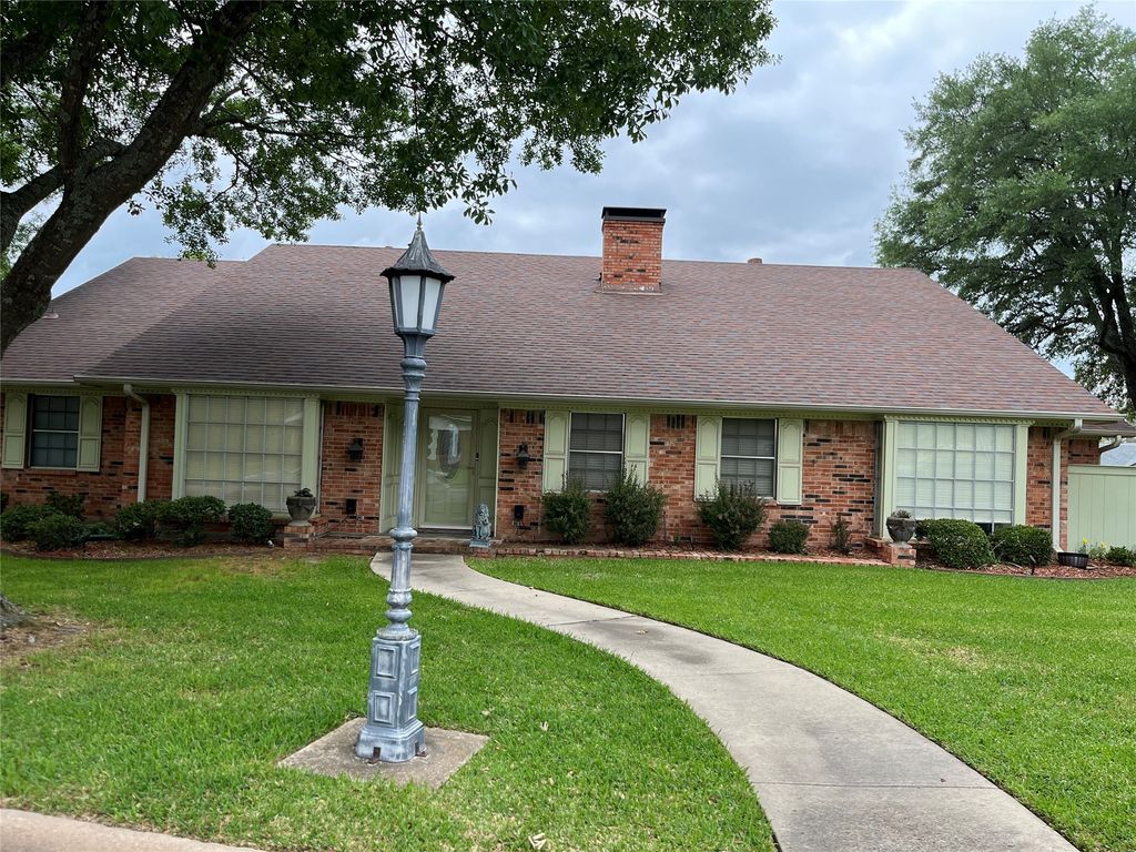 2801 Rix Street, Commerce, TX 75428