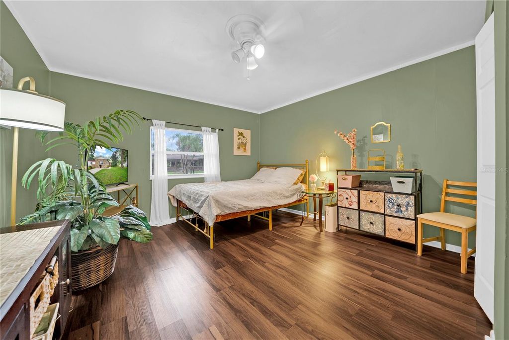 Image 11 of property listing at 5638 146TH TERRACE N, Clearwater, FL 33760