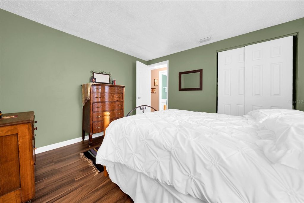 Image 15 of property listing at 5638 146TH TERRACE N, Clearwater, FL 33760