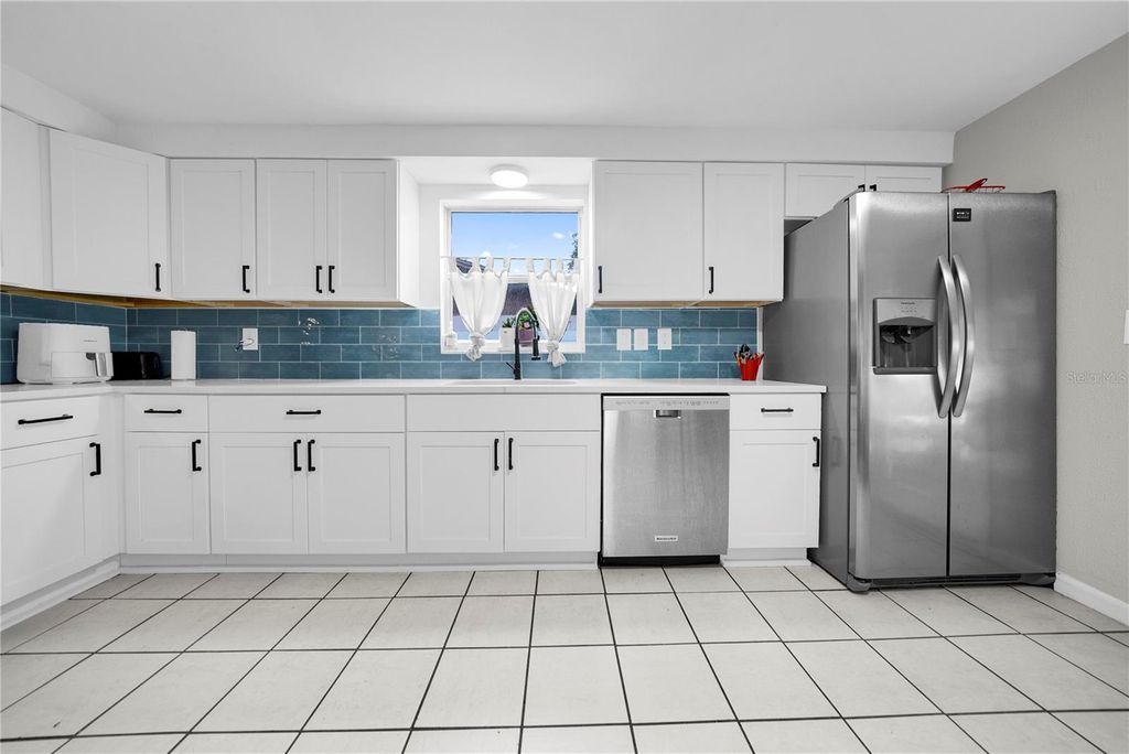 Image 8 of property listing at 5638 146TH TERRACE N, Clearwater, FL 33760