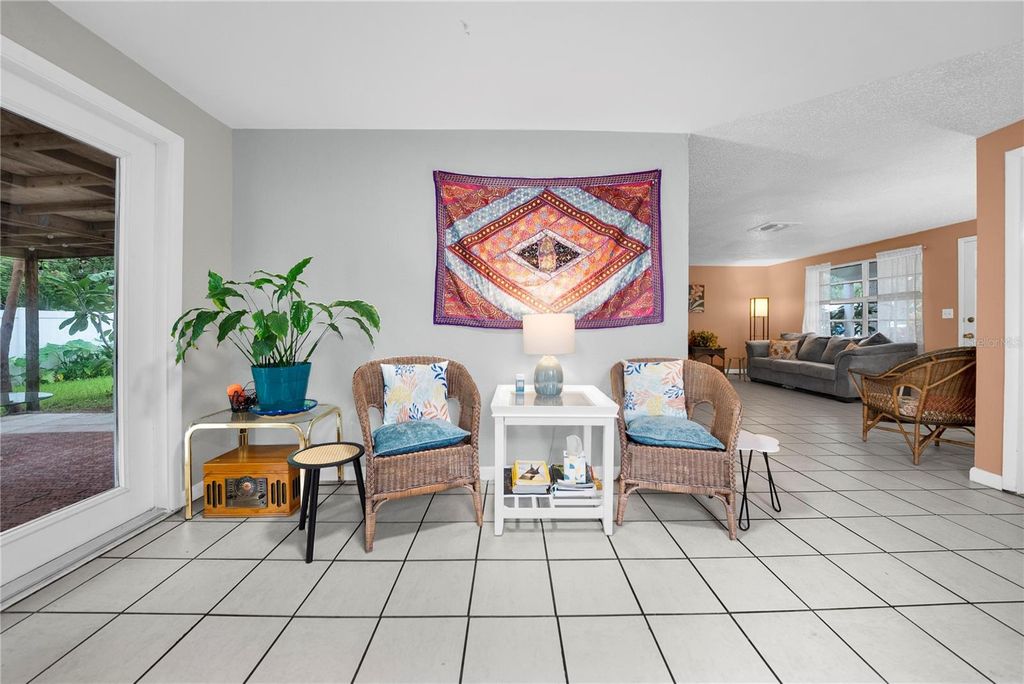 Image 10 of property listing at 5638 146TH TERRACE N, Clearwater, FL 33760