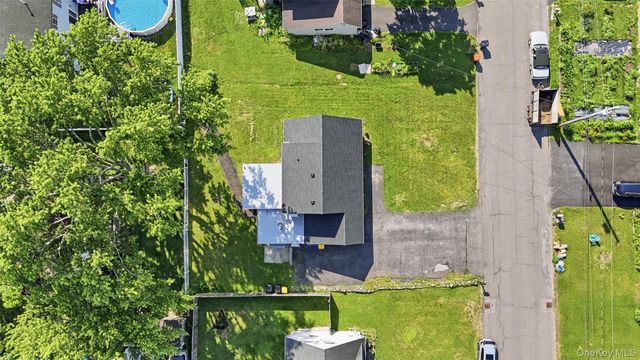 22 Jumping Brook Lane, Kingston, NY 12401