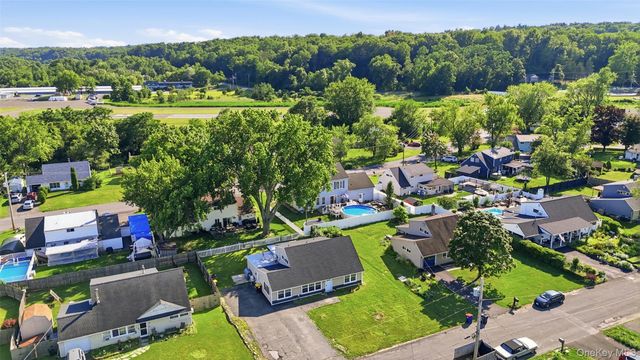 22 Jumping Brook Lane, Kingston, NY 12401