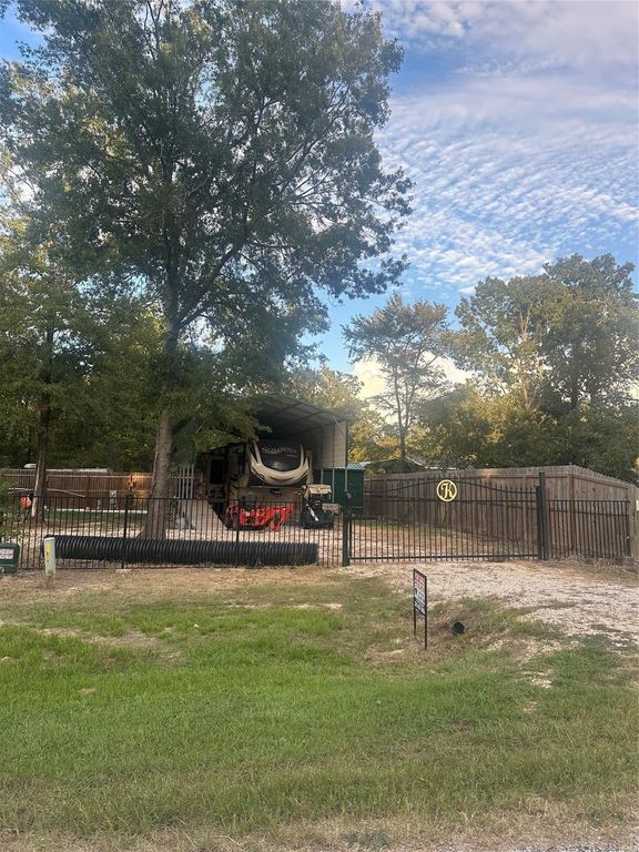 851 Hidden Oaks Drive, Point Blank, TX 77364