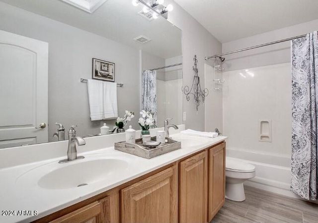 16848 S 13TH Place, Phoenix, AZ 85048