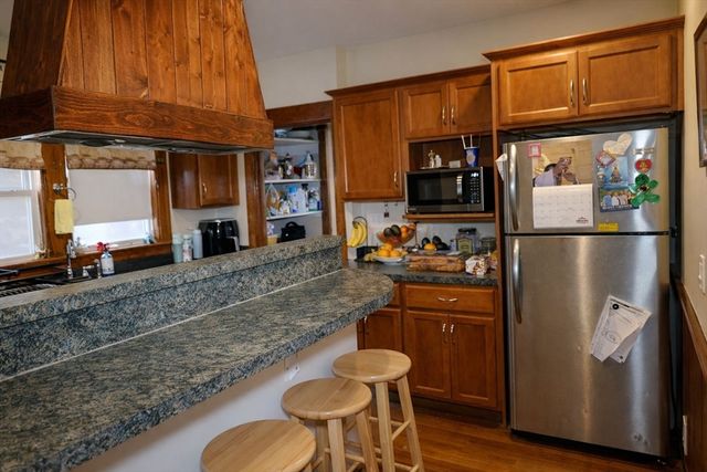 73 Bonair St, Somerville, MA 02145