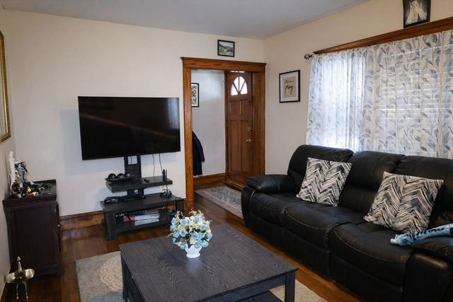 73 Bonair St, Somerville, MA 02145