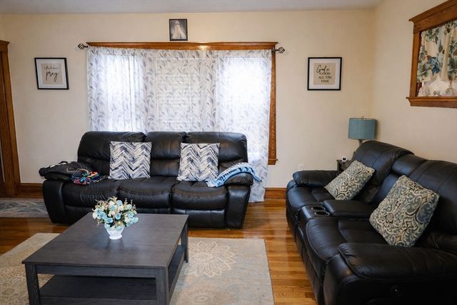 73 Bonair St, Somerville, MA 02145