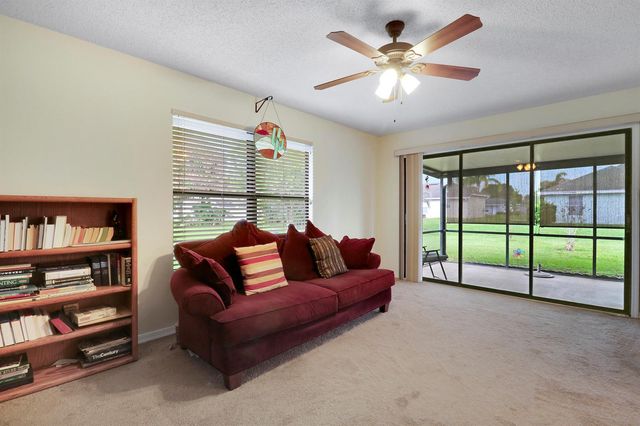 464 NW Ravenswood Lane, Port St. Lucie, FL 34983