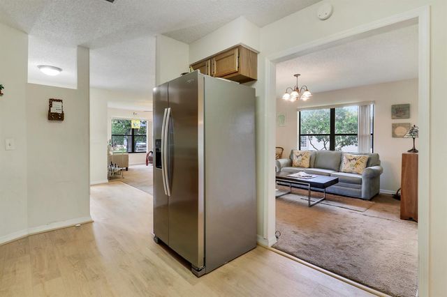 464 NW Ravenswood Lane, Port St. Lucie, FL 34983