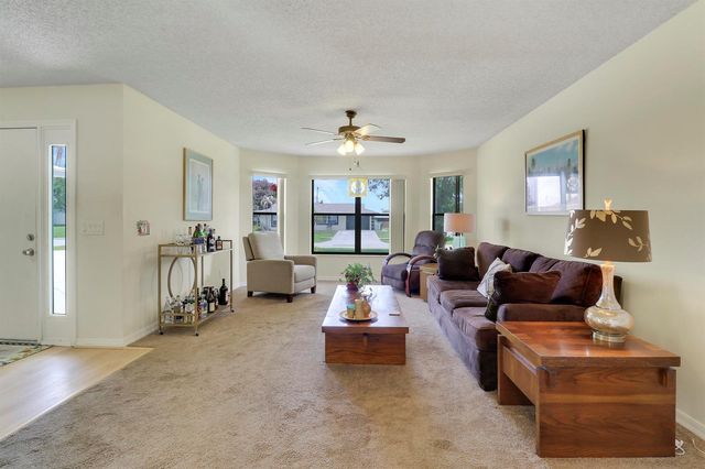 464 NW Ravenswood Lane, Port St. Lucie, FL 34983