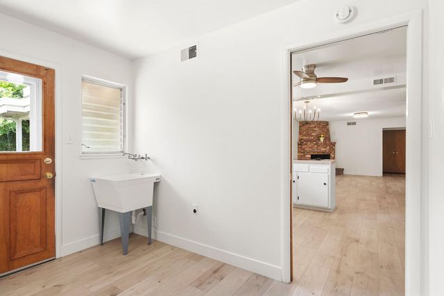 1410 Sherwood Ave, Sacramento, CA 95822