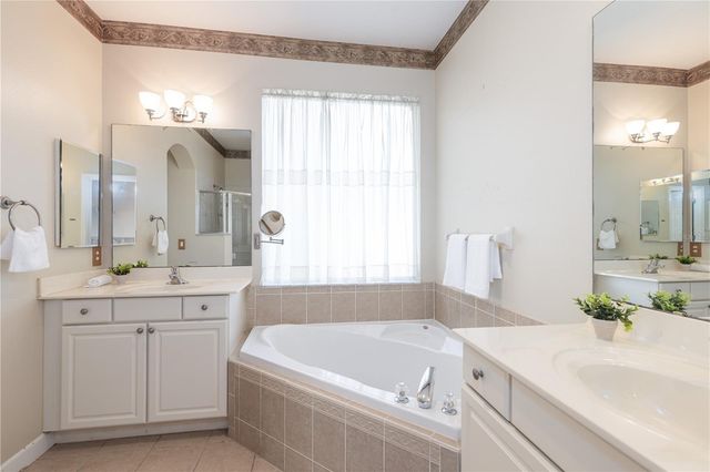 3804 BAYSHORE CIRCLE, Tavares, FL 32778