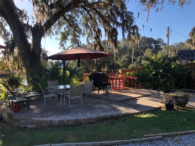 7776 Lowcountry Dr, Ridgeland, SC 29936