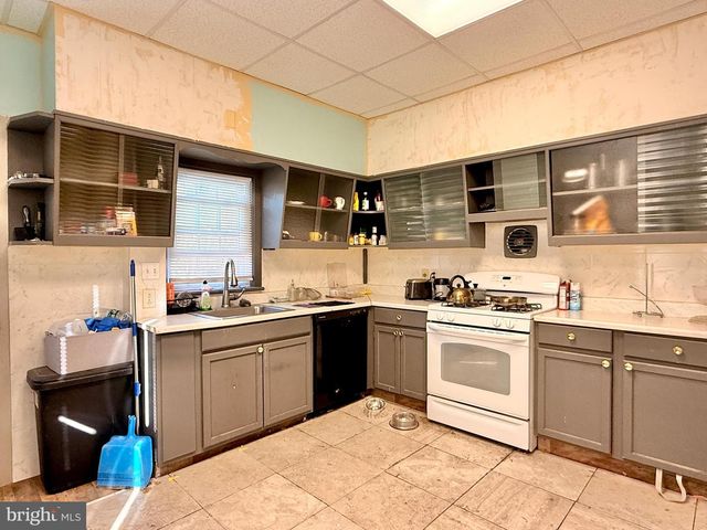 139 S SUSSEX ST, Gloucester City, NJ 08030