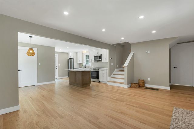 2 Dennison Avenue, Salem, NH 03079